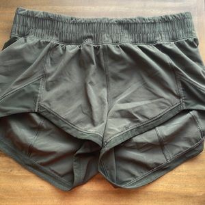 LULULEMON Hottie Hots🔥!! Size 6! Dark Olive Green!🫒